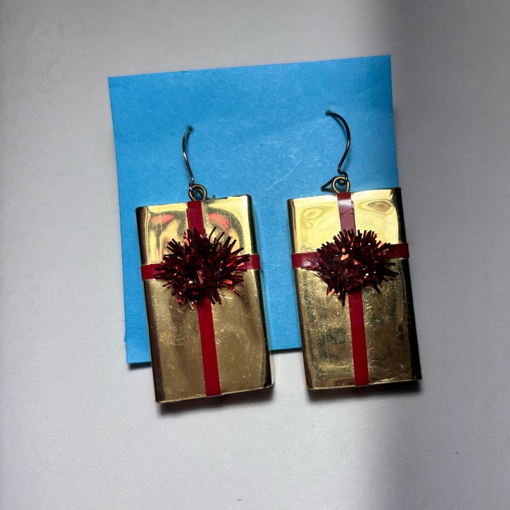 Festive Gift Box Dangle Earrings 🎁